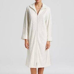 NWT Oscar de la Renta Signature Plush Magnolias Zip Robe Sz L